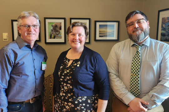 Scott Hodge, Rachel Blaney, députée, et Patrick Imbeau.